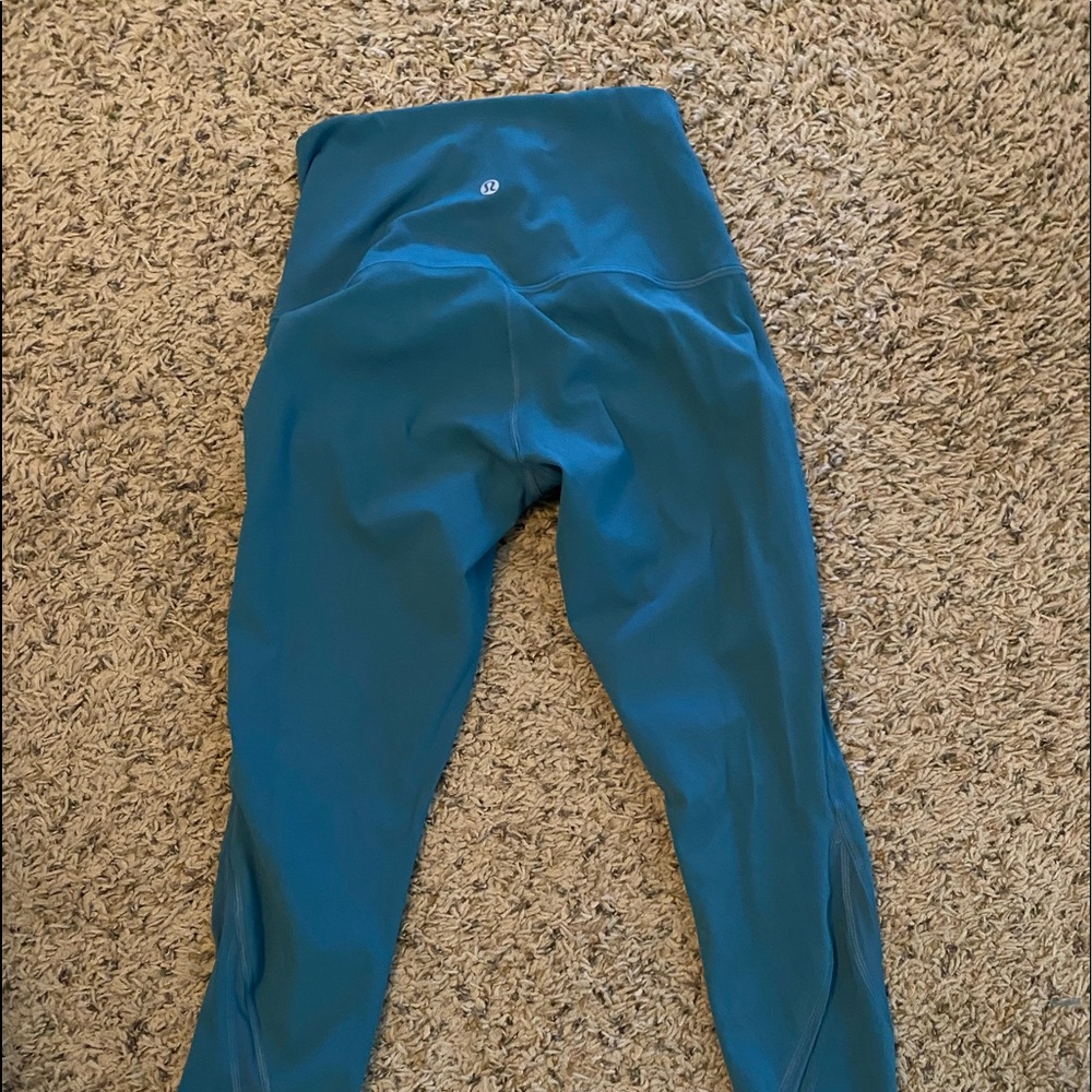 Lululemon wonder under crop size 4. Scalloped